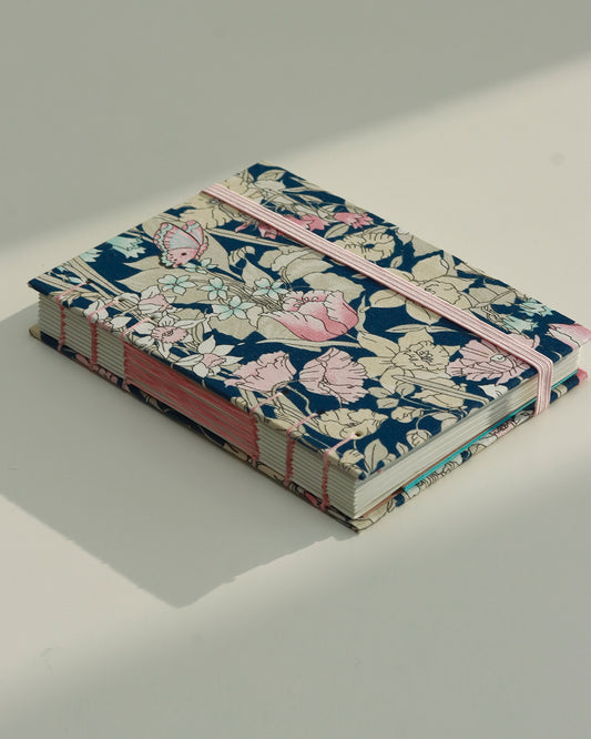 Agenda delle ricorrenze prato incantato blu (mix-copta francese con elastico e busta)