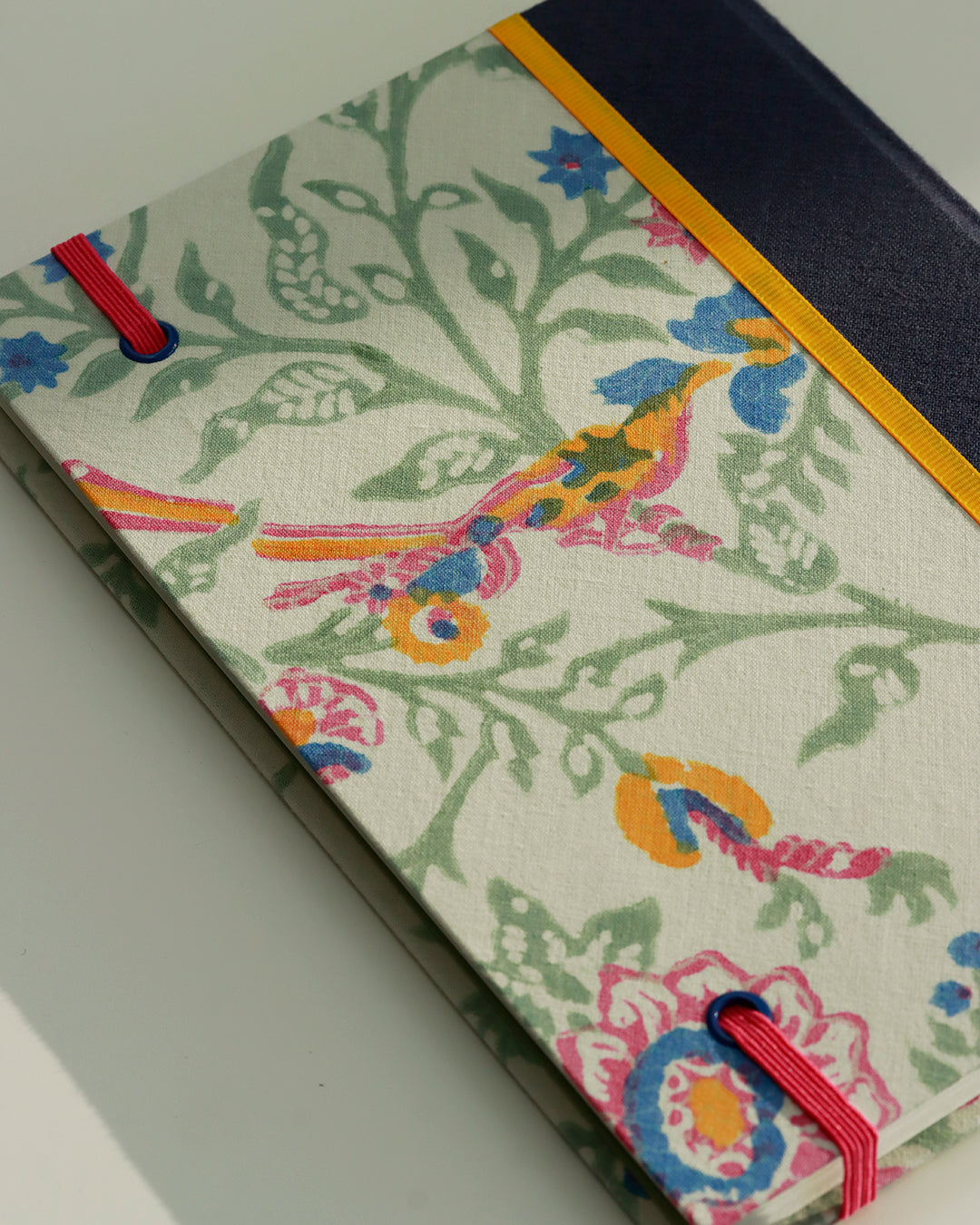 Agenda 2026 floreale verde con uccellino (dorso arrotondato con elastico)