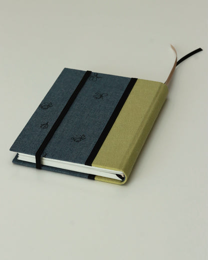 Agendina 2026 magnolie (dorso arrotondato con elastico, busta e pagine bianche extra)