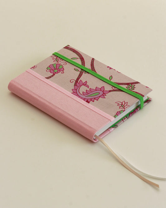 Agendina 2026 fantasia paisley rosa e verde (dorso arrotondato con elastico, busta e pagine bianche extra)