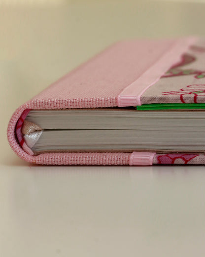 Agendina 2026 fantasia paisley rosa e verde (dorso arrotondato con elastico, busta e pagine bianche extra)