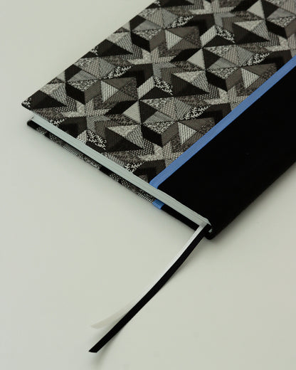 Agenda 2026 stelle bianco e nero (dorso arrotondato con elastico)