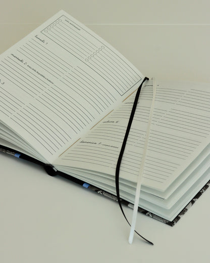 Agenda 2026 stelle bianco e nero (dorso arrotondato con elastico)