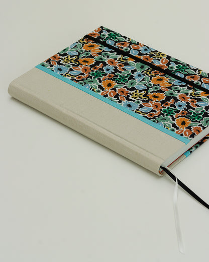 Agenda 2026 floreale nera (dorso arrotondato con elastico)