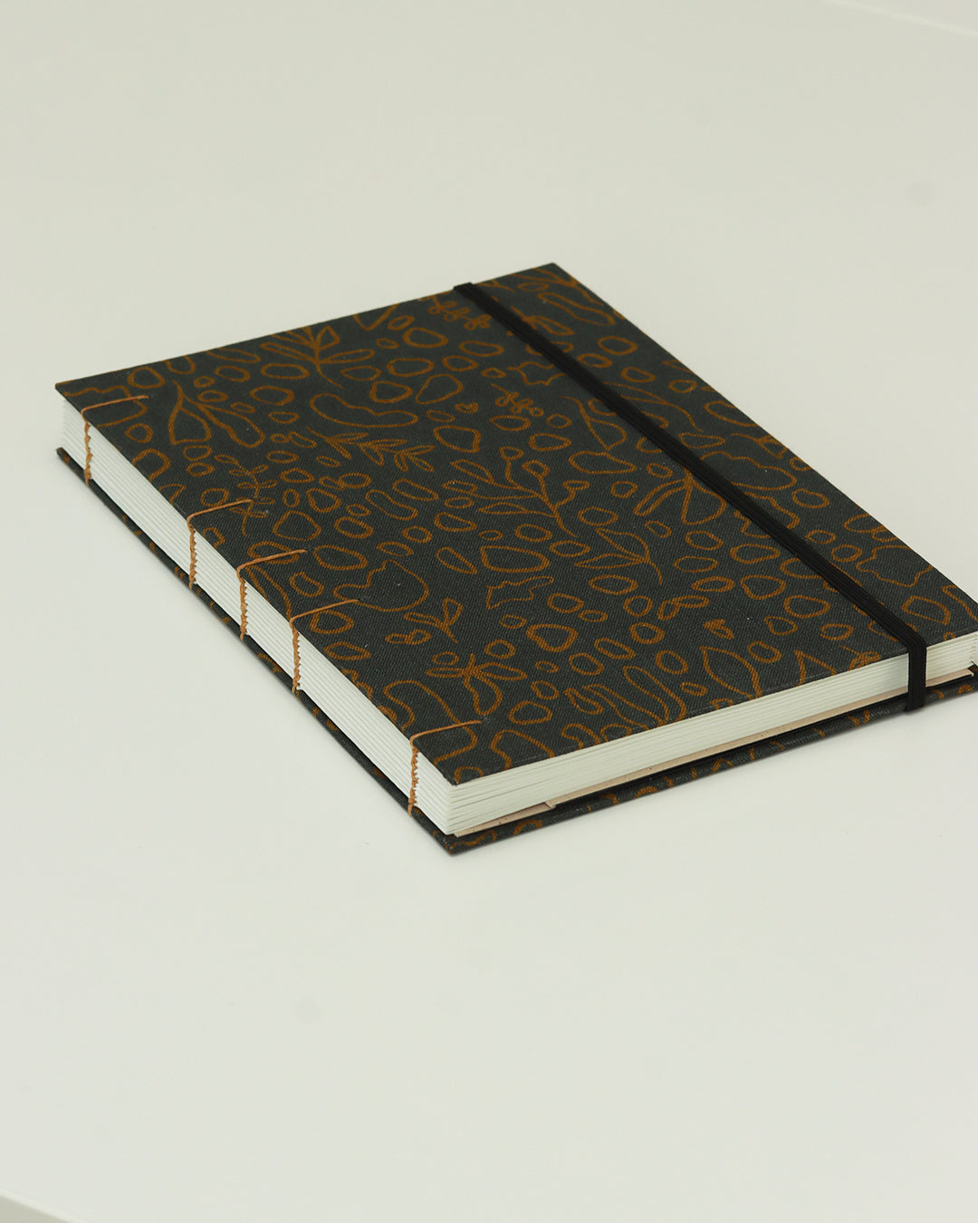 Agenda 2026 natura golden brown su grigio (copta con elastico e busta)