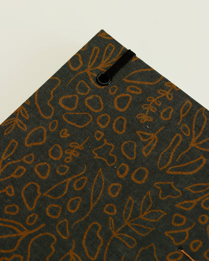 Agenda 2026 natura golden brown su grigio (copta con elastico e busta)