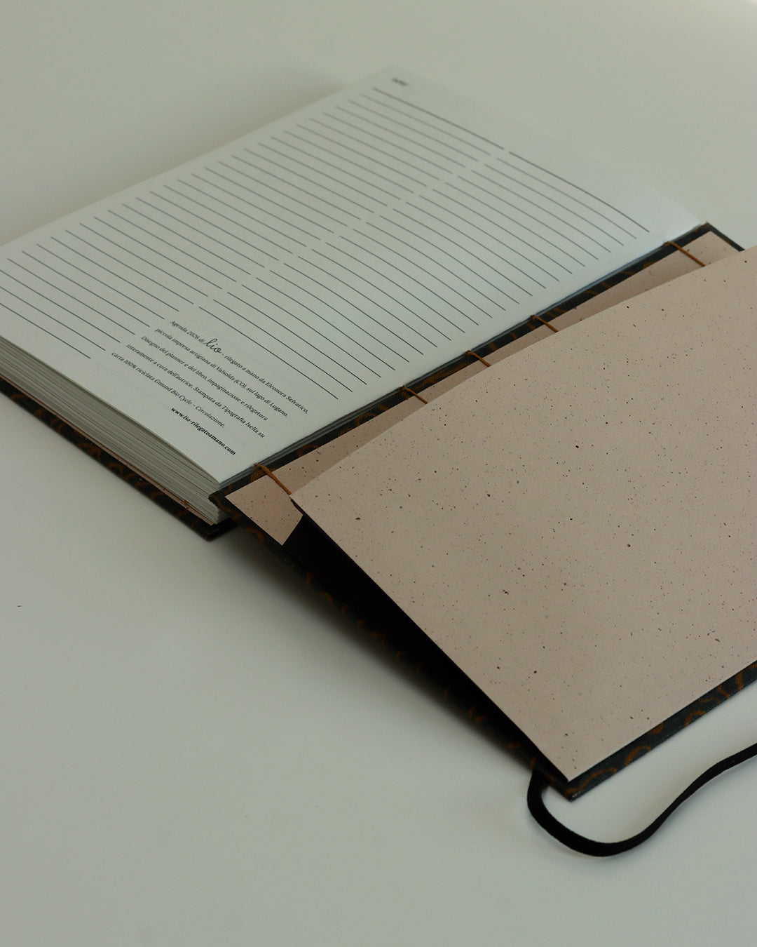 Agenda 2026 natura golden brown su grigio (copta con elastico e busta)