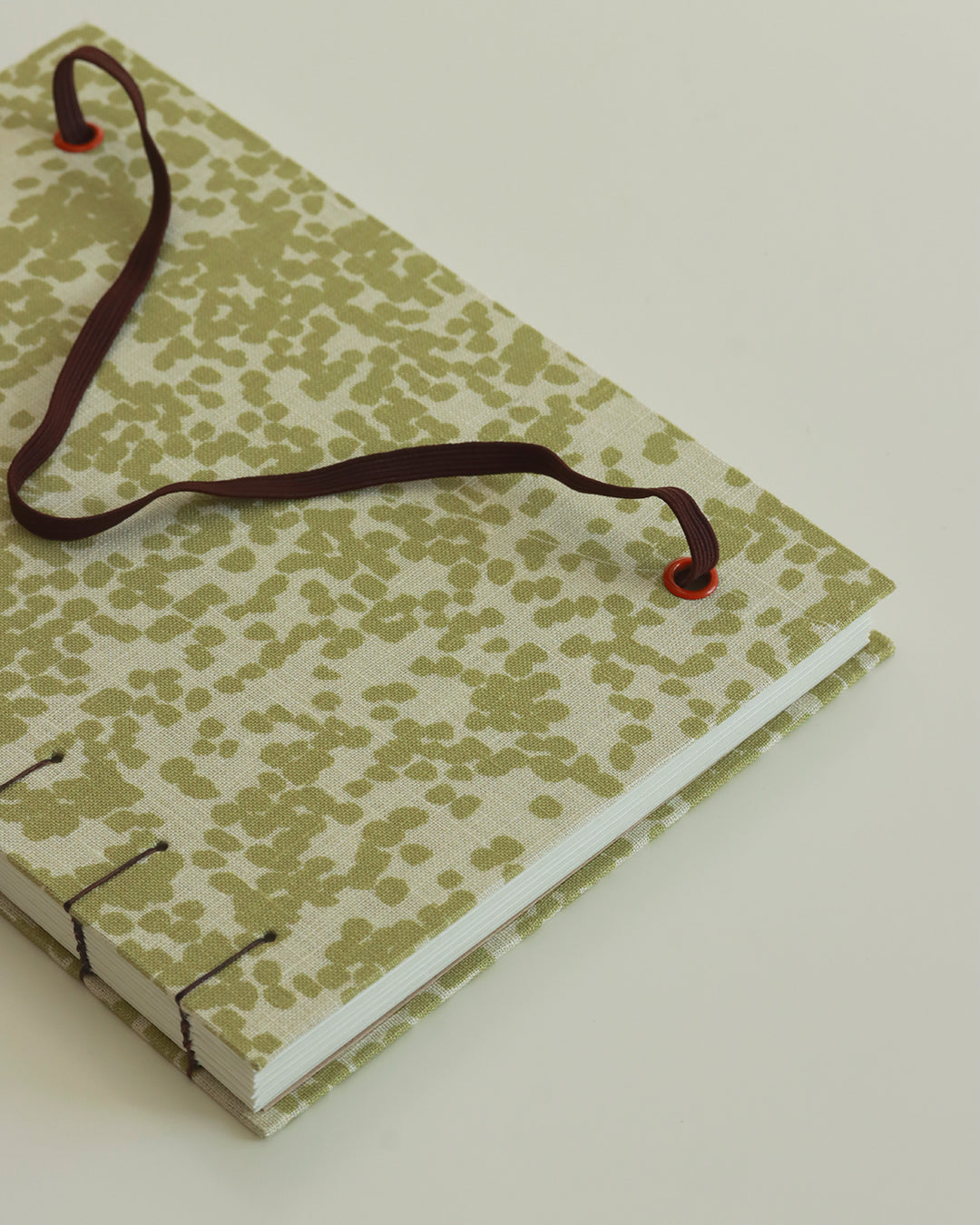 Agenda 2026 pois dorati (mix copta e francese con elastico)