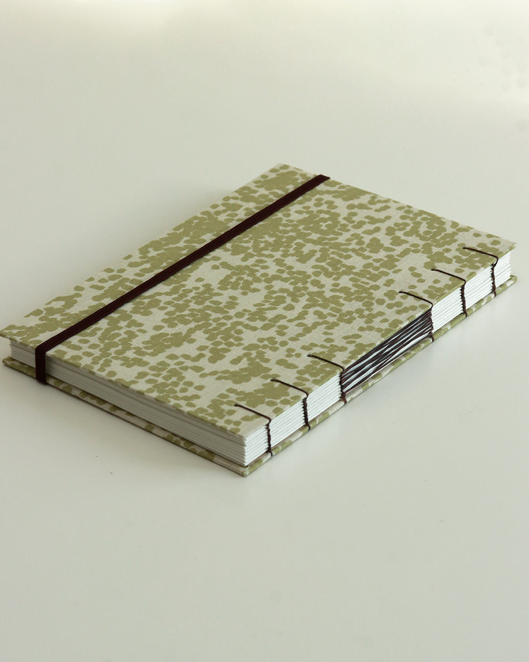 Agenda 2026 pois dorati (mix copta e francese con elastico)