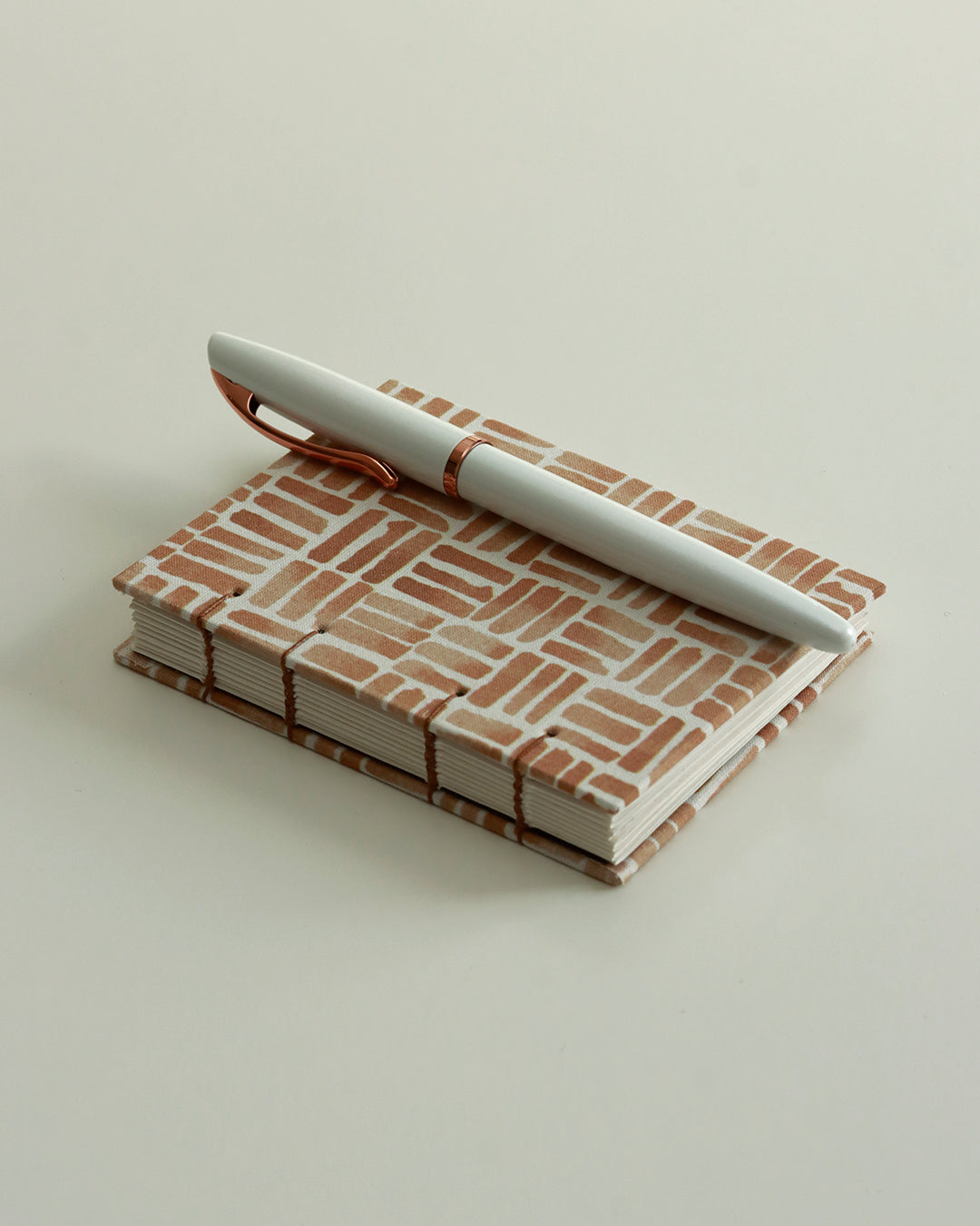 Mini quaderno tascabile con carta da disegno mixed media cupcycling caffè