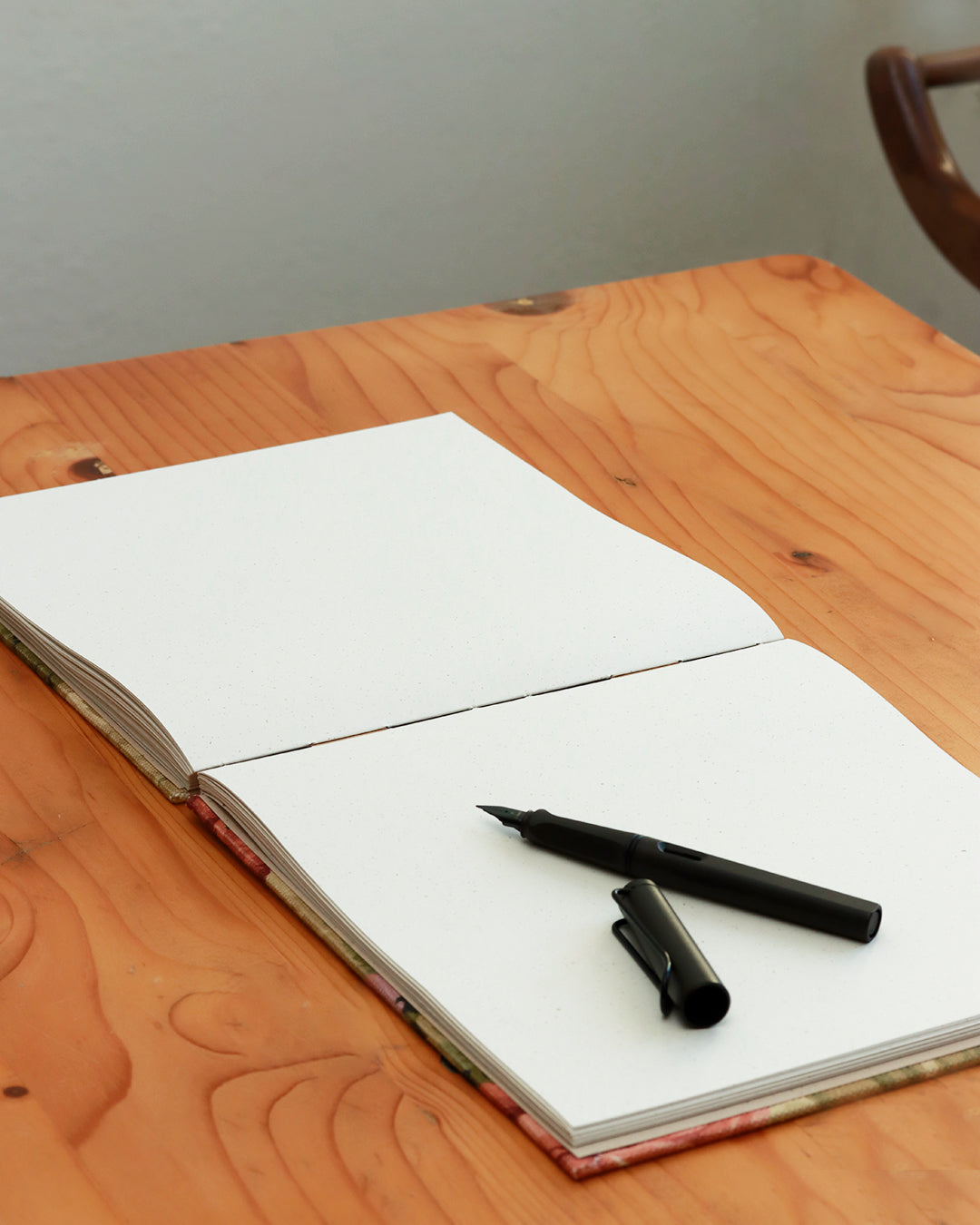 Quaderno guestbook quadrato con carta di birra rivestito con tessuto floreale