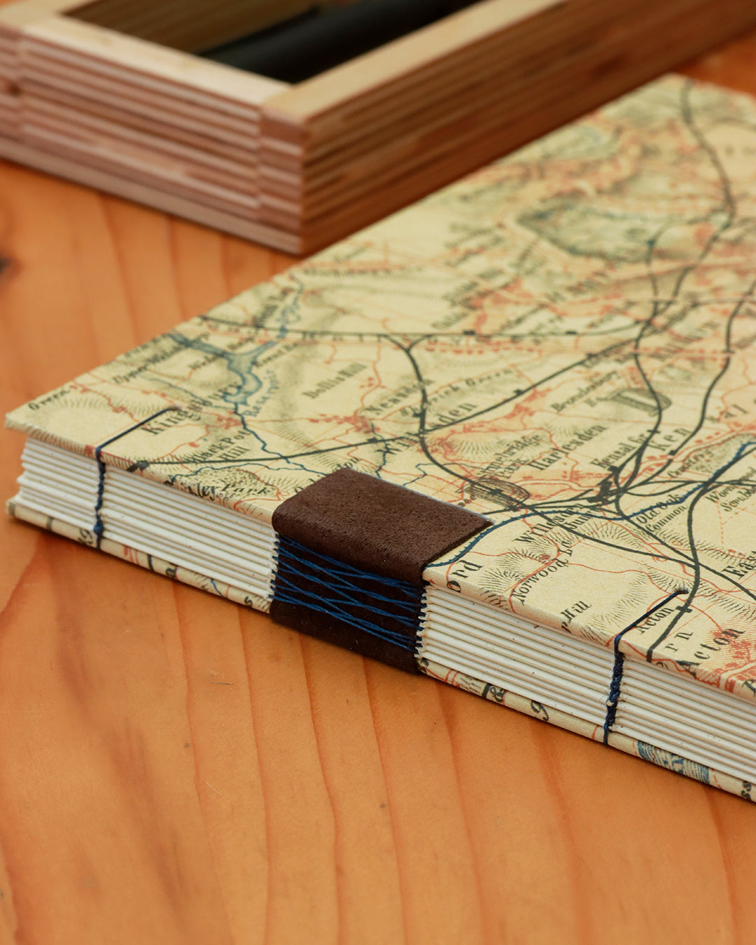 Quaderno da scrivania A4 con carta di birra Pilsner e mappa geografica vintage di Londra 1887