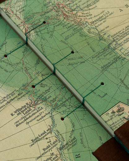 Quaderno da scrivania A4 con carta di birra Pilsner e mappa geografica vintage del Polo Sud 1900