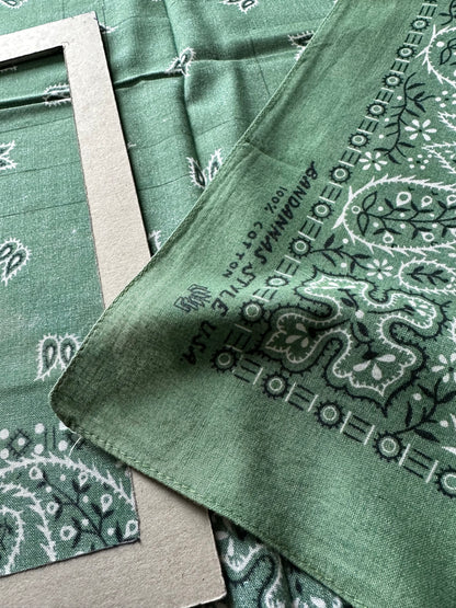 Quaderno disegno mixed media bandana verde scuro