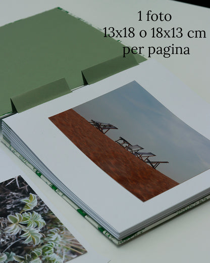 Album medio fotografia o guestbook | formato quadrato con pagine sfilabili | copertina in carta di lokta con stampa botanica rame su grigio