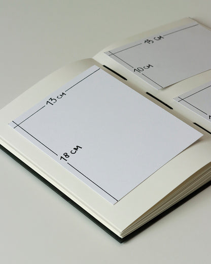 Album medio fotografia o guestbook | formato verticale con pagine crema sfilabili | copertina in carta di lokta con foglie ginkgo nero