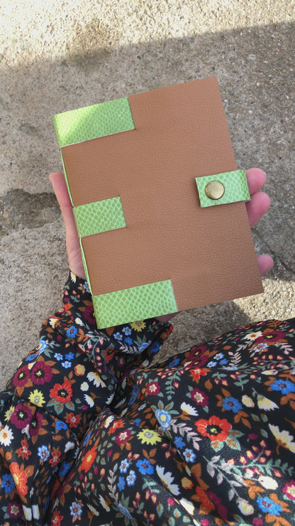 Taccuino da viaggio copertina flessibile bi-colore in pelle mela vegana, Verde e Marrone
